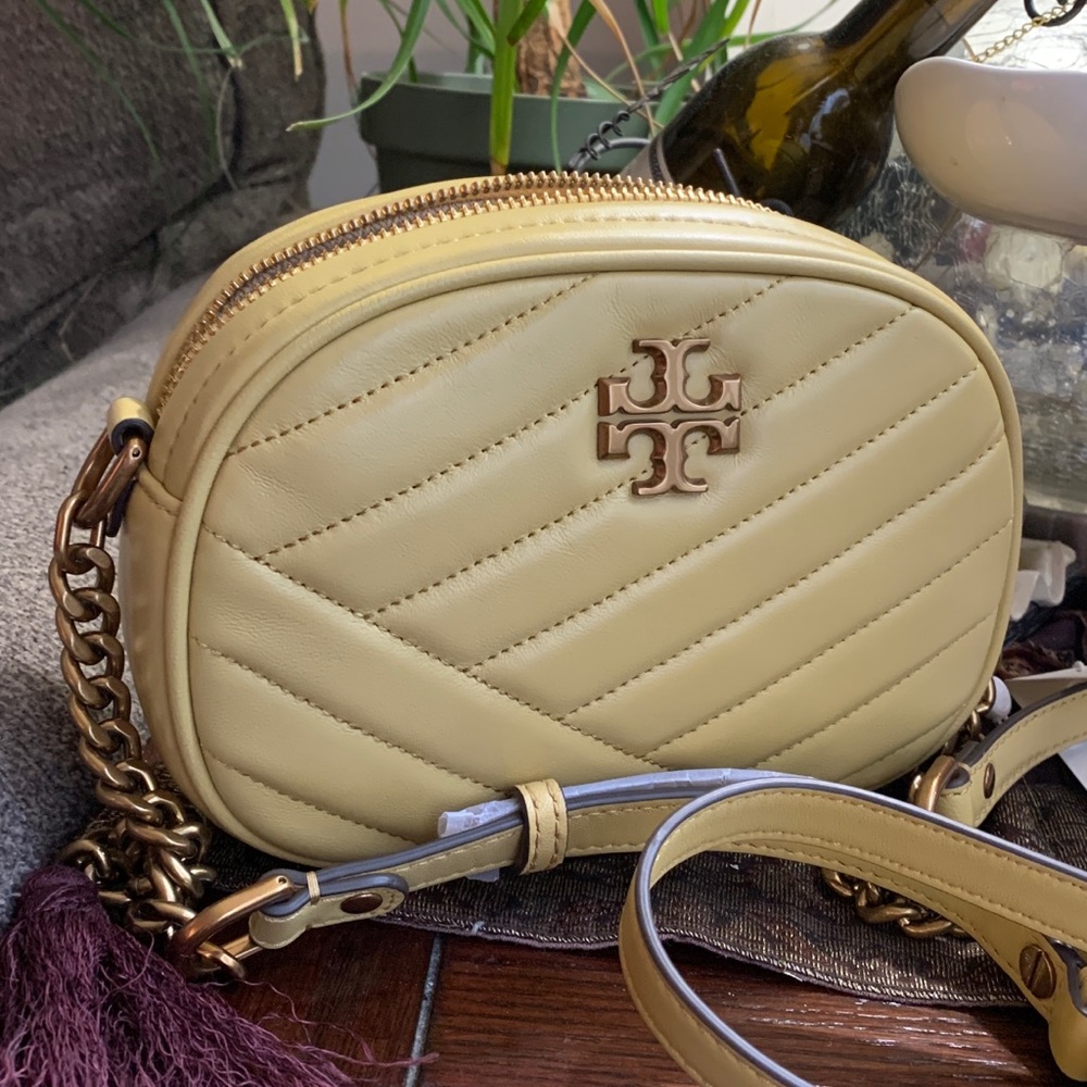SOLD⛔️Authentic TORY BURCH Quilted leather logo zip top Crosby - Picture 1 of 16